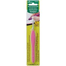 Clover Amour 3.75 mm/US F or 5 Crochet Hook